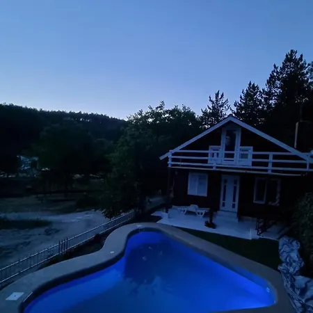 Long Term Rent Only - House With Unique Pool Feriehus Muc
