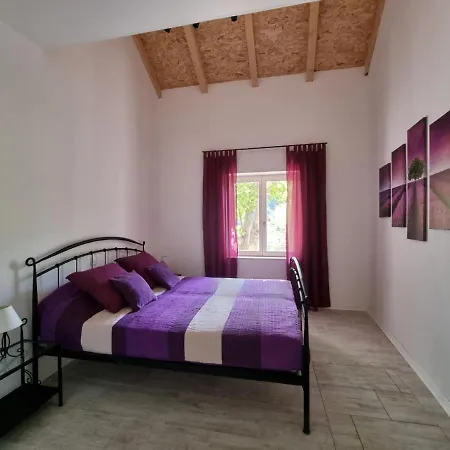 Long Term Rent Only - House With Unique Pool *