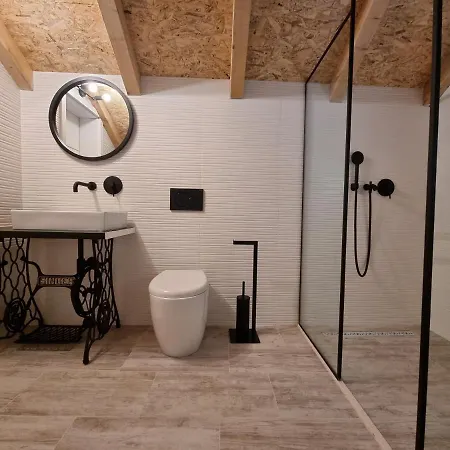Feriehus Long Term Rent Only - House With Unique Pool Muc